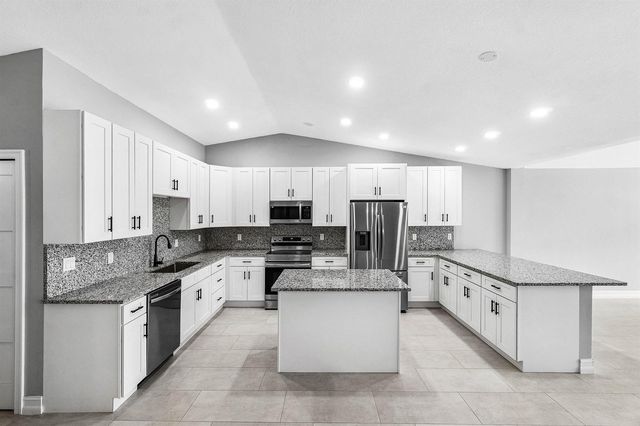 120 Mayfair Lane, Boynton Beach, FL 33426