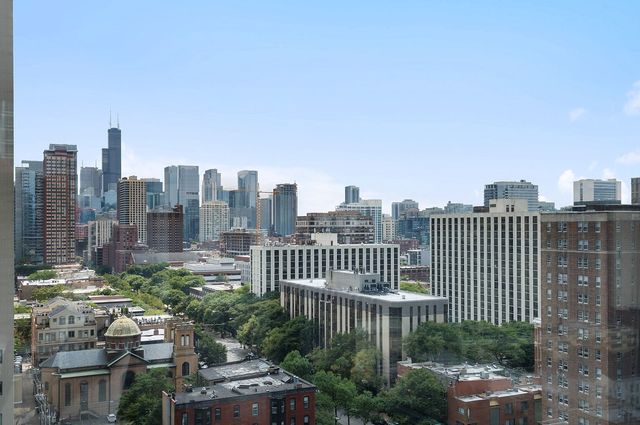 1122 N Clark Street 1702, Chicago, IL 60610