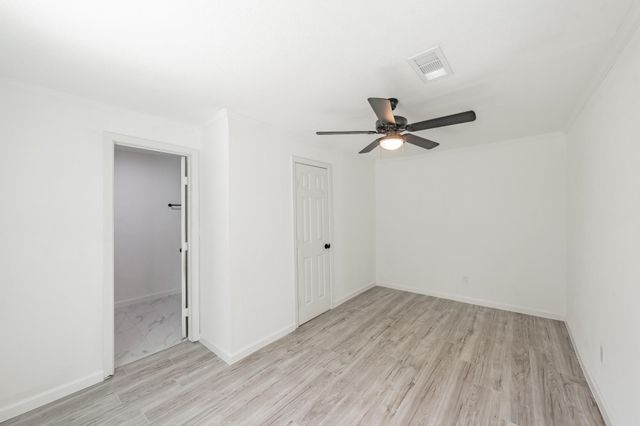 238 Briar Oaks Drive, Azle, TX 76020