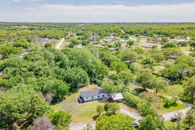 238 Briar Oaks Drive, Azle, TX 76020