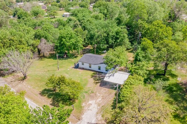 238 Briar Oaks Drive, Azle, TX 76020