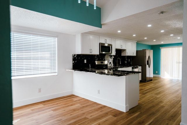 7502 POND VIEW COURT, Tampa, FL 33615