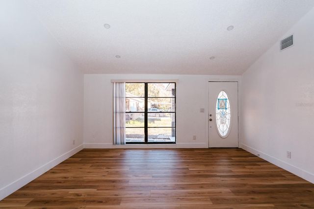 7502 POND VIEW COURT, Tampa, FL 33615