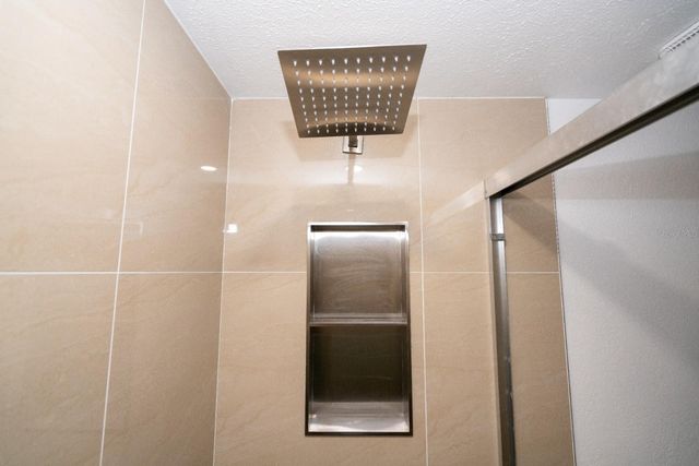 7502 POND VIEW COURT, Tampa, FL 33615