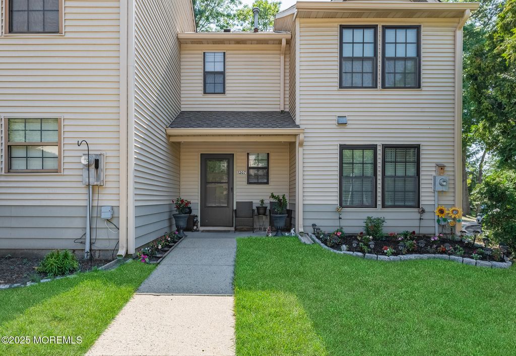 1207 Dahlia Court, Jackson, NJ 08527
