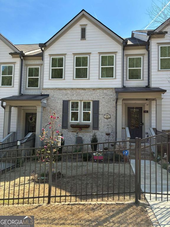 345 Vista Lane, Woodstock, GA 30189