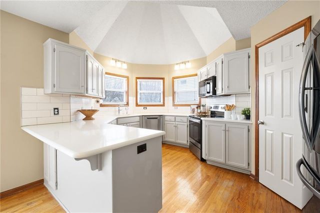 709 Red Maple Drive, Liberty, MO 64068