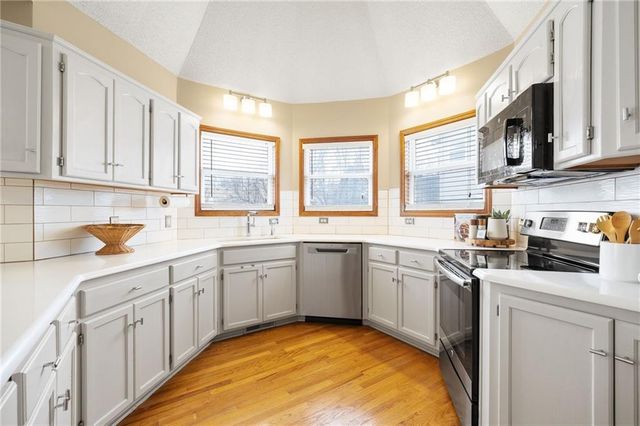 709 Red Maple Drive, Liberty, MO 64068