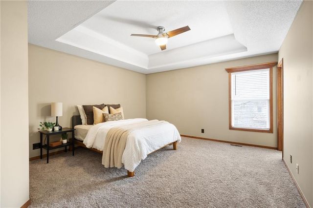 709 Red Maple Drive, Liberty, MO 64068