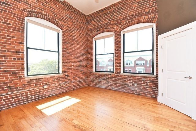 281 Essex 203, Salem, MA 01970