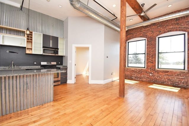 281 Essex 203, Salem, MA 01970