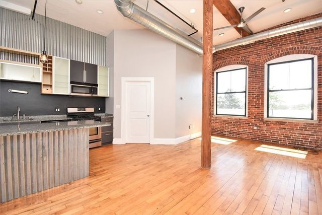 281 Essex 203, Salem, MA 01970