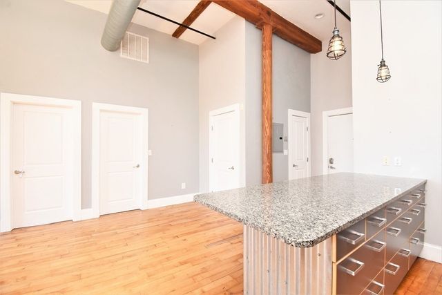 281 Essex 203, Salem, MA 01970