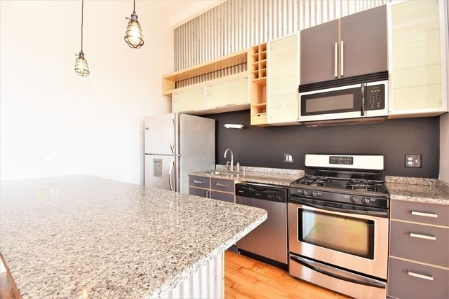 281 Essex 203, Salem, MA 01970