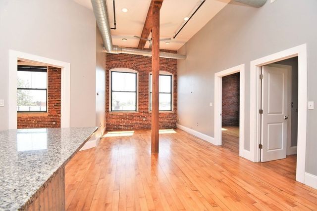 281 Essex 203, Salem, MA 01970