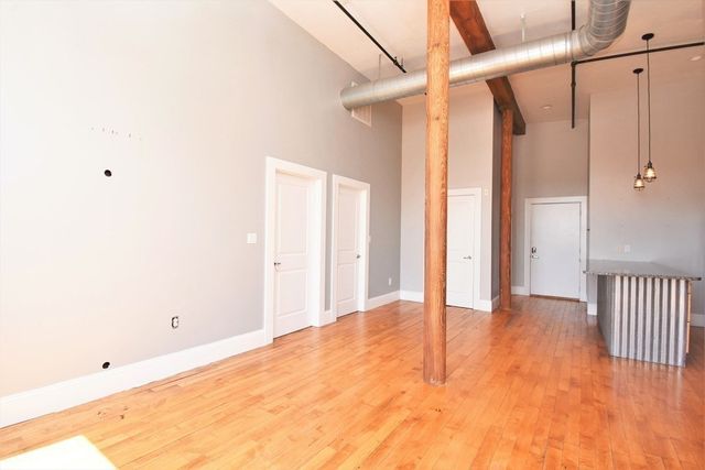 281 Essex 203, Salem, MA 01970