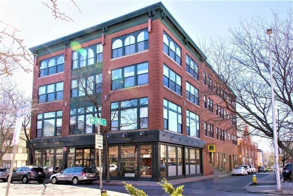 281 Essex 203, Salem, MA 01970