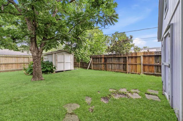 5738 Weeping Willow Road, Houston, TX 77092
