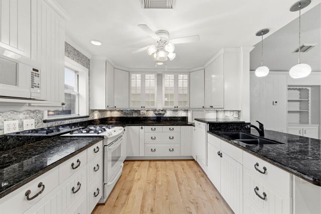 5738 Weeping Willow Road, Houston, TX 77092