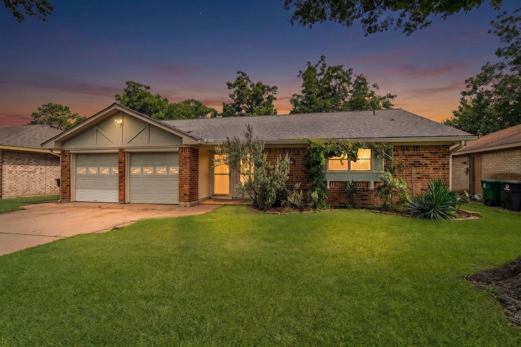 5738 Weeping Willow Road, Houston, TX 77092