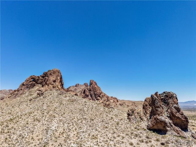 3351 S Boriana Road, Golden Valley, AZ 86413