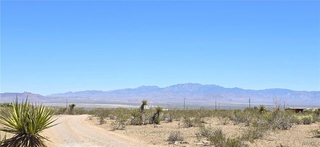 3351 S Boriana Road, Golden Valley, AZ 86413