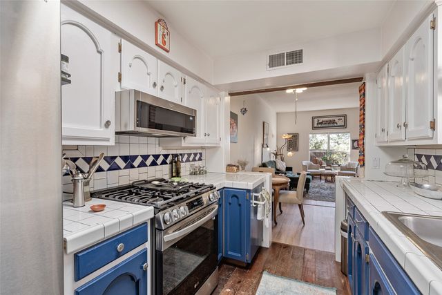 2863 Plaza Rojo, Santa Fe, NM 87507