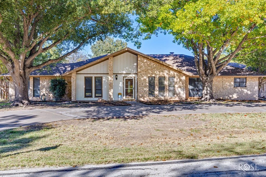 Image 2 of property listing at 1514 Sun Valley Lane, San Angelo, TX 76904