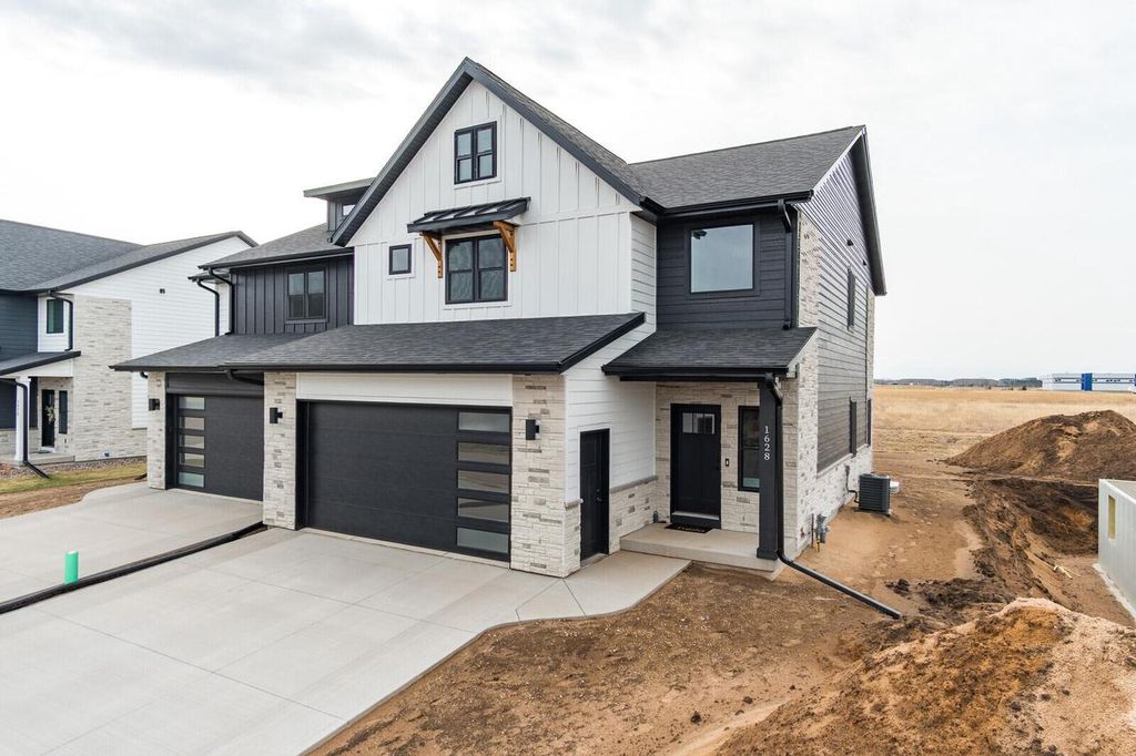 1628 Red Clover STREET, Holmen, WI 54636
