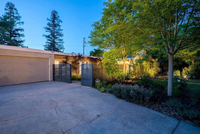 1264 W Celeste Avenue, Fresno, CA 93711