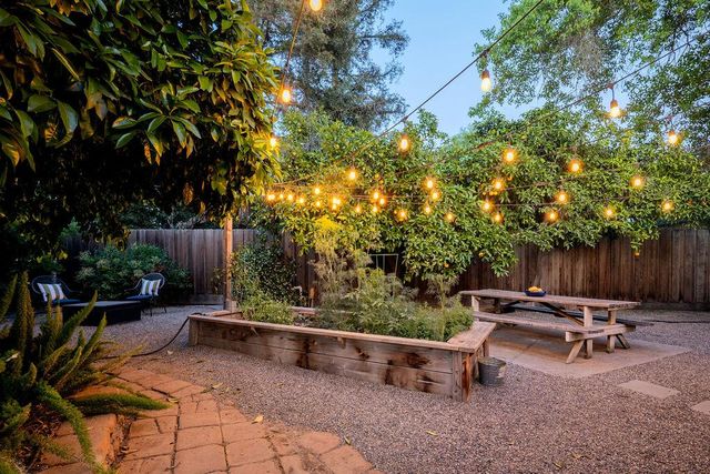 1264 W Celeste Avenue, Fresno, CA 93711
