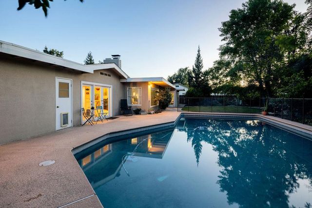 1264 W Celeste Avenue, Fresno, CA 93711