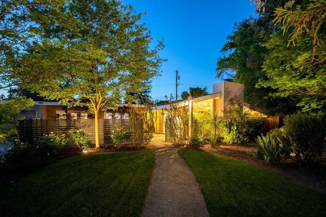 1264 W Celeste Avenue, Fresno, CA 93711