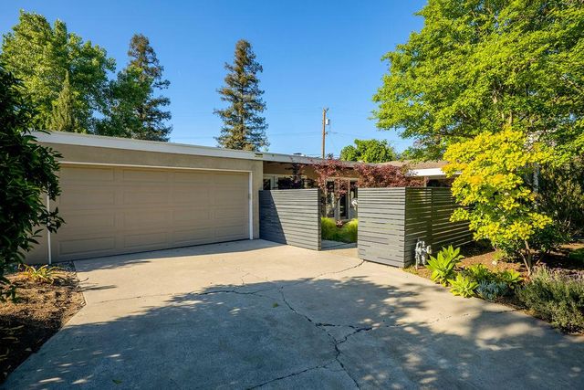 1264 W Celeste Avenue, Fresno, CA 93711