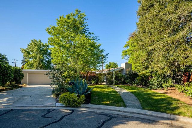 1264 W Celeste Avenue, Fresno, CA 93711