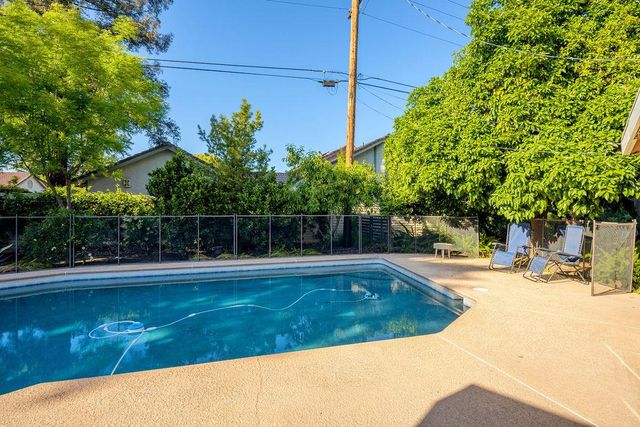 1264 W Celeste Avenue, Fresno, CA 93711