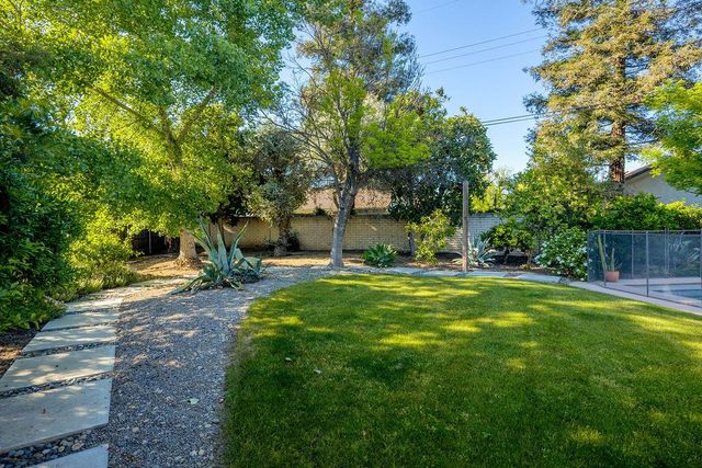 1264 W Celeste Avenue, Fresno, CA 93711
