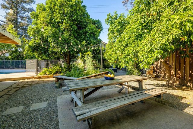 1264 W Celeste Avenue, Fresno, CA 93711