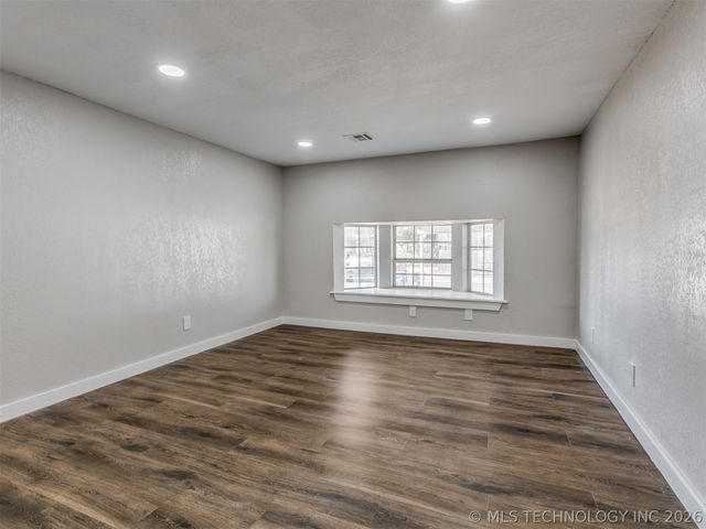 710 E 33rd Street N, Tulsa, OK 74106