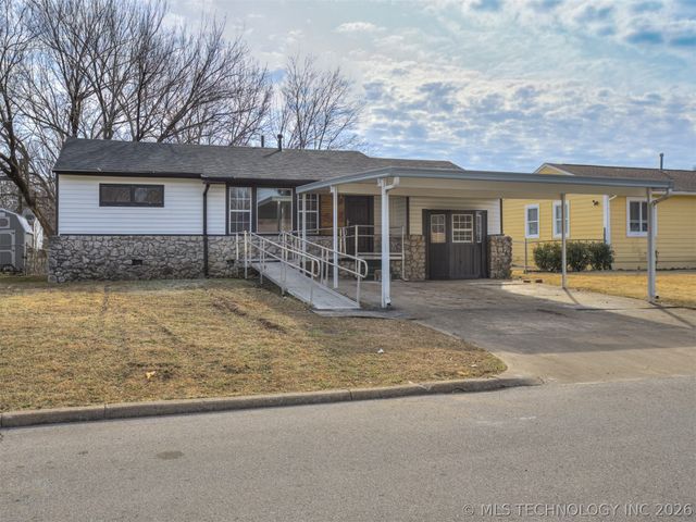 710 E 33rd Street N, Tulsa, OK 74106