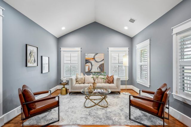 823 E 27th Street, Houston, TX 77009