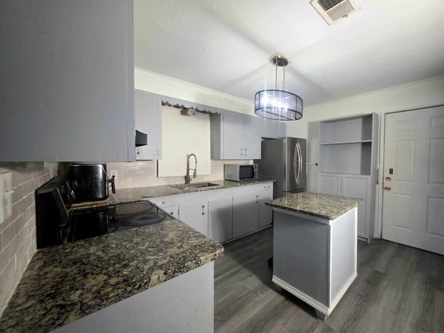 809 Quinn St., Hattiesburg, MS 39401