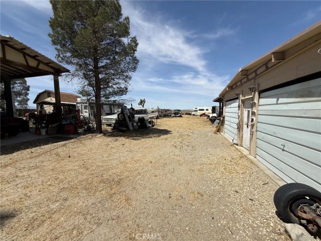 19536 Valle Vista Road, Phelan, CA 92301