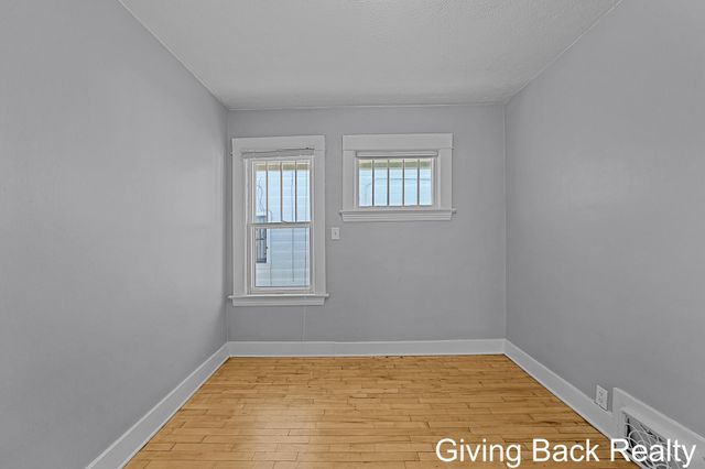 1227 Joosten Street SW, Wyoming, MI 49509