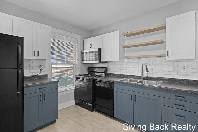 1227 Joosten Street SW, Wyoming, MI 49509