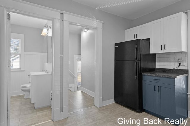 1227 Joosten Street SW, Wyoming, MI 49509