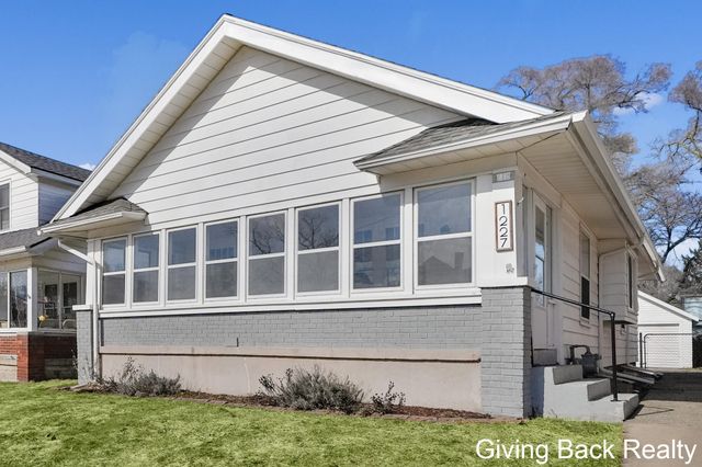 1227 Joosten Street SW, Wyoming, MI 49509