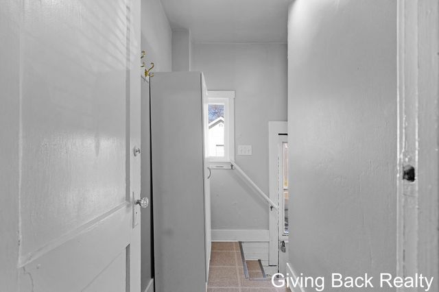 1227 Joosten Street SW, Wyoming, MI 49509