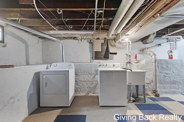 1227 Joosten Street SW, Wyoming, MI 49509