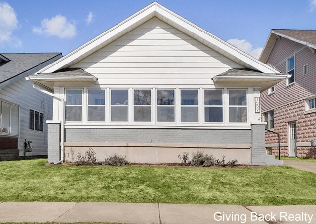 1227 Joosten Street SW, Wyoming, MI 49509